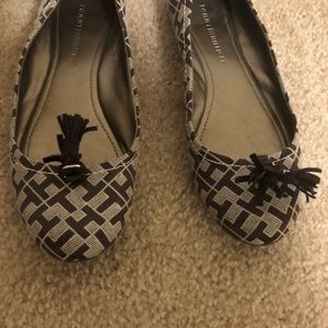 Tommy Hilfiger flats women’s size 8